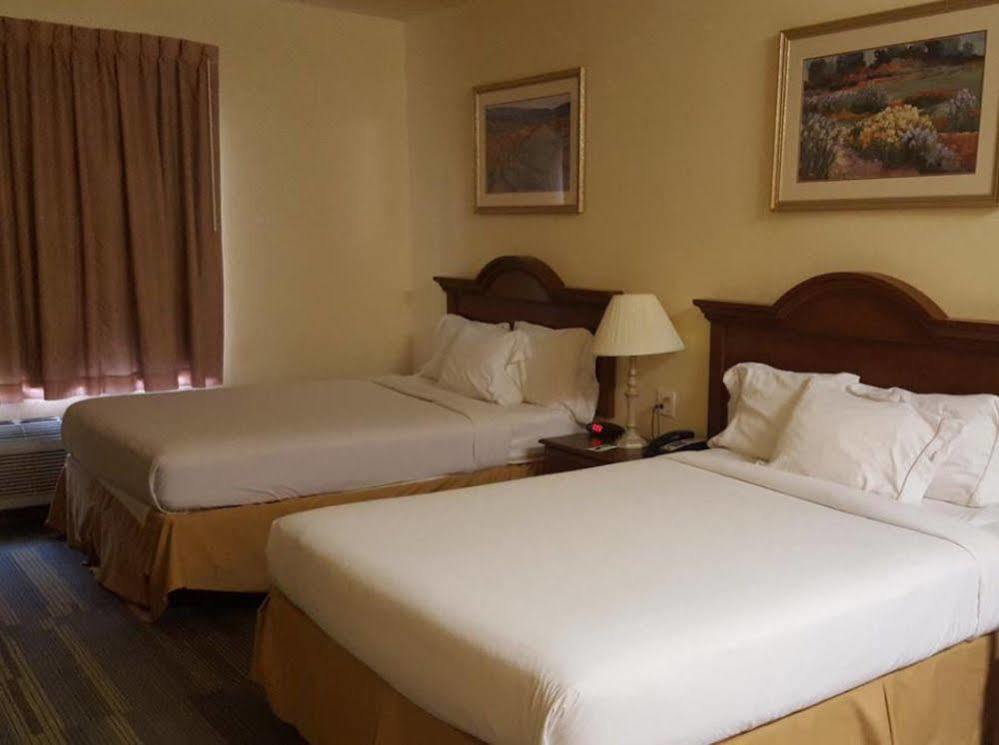 Reddy Hotel Plainview Eksteriør billede